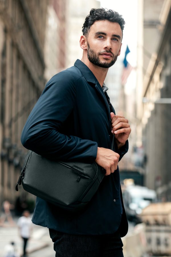 Peak Design Everyday Sling 6L Camera Bag Weatherproof-11