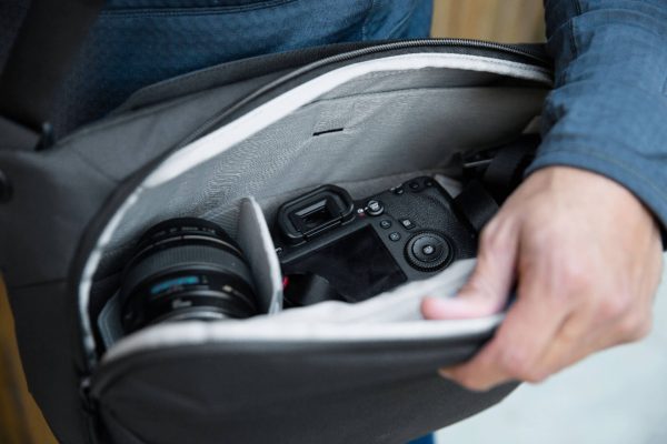 Peak Design Everyday Sling V2 10L Camera Bag Weatherproof-9